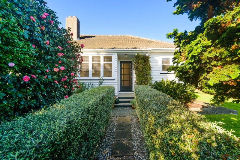 32 Parata Street, Hokowhitu, Palmerston North - Carousel 1