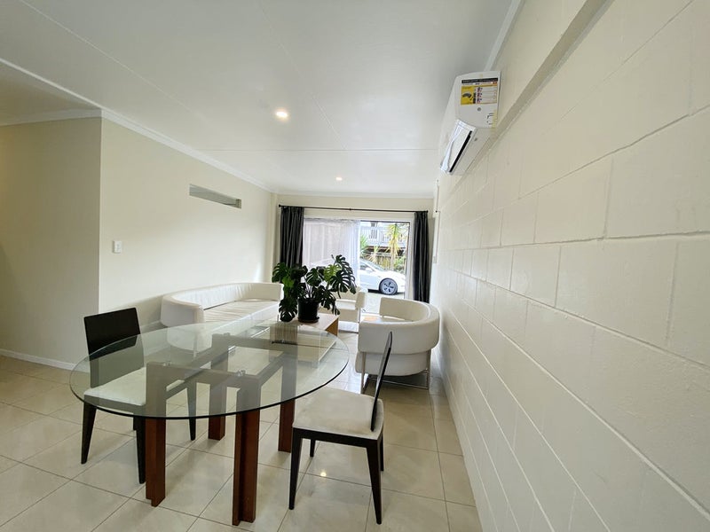 17 Freshney place, Hill Park, Auckland - Carousel 1