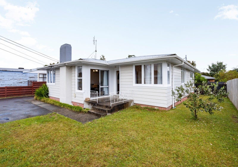 9 Morrison Crescent, Glenview, Hamilton - Carousel 1