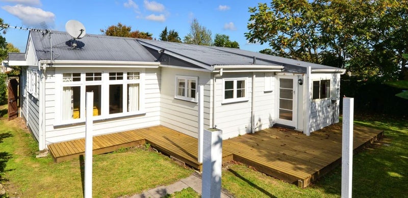 9 Bettina Road, Fairfield, Hamilton - Carousel 1