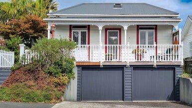 9 Hastings Parade, Devonport, Auckland - Carousel 1