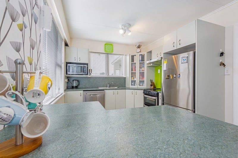 37 Sutherland Crescent, Westbrook, Palmerston North - Carousel 2