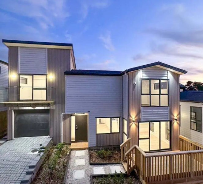 84E Whitney Street, New Windsor, Auckland - Carousel 1