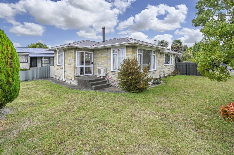 1410 Caroline Road, Mayfair, Hastings - Carousel 1