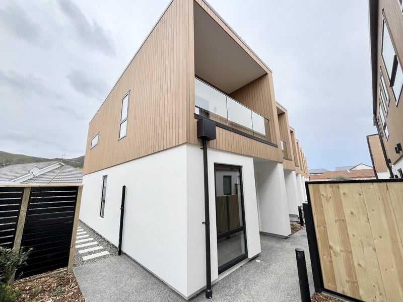 12/92 Cambridge Terrace, Waterloo, Lower Hutt - Carousel 1