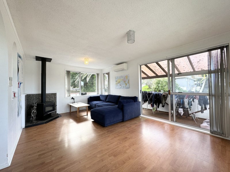 6 Cottam Grove, Northcross, Auckland - Carousel 2