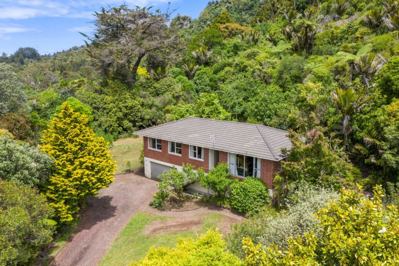 3 Bush Road, Waiatarua, Auckland - Carousel 2