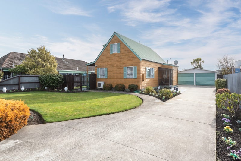 17 Momorangi Crescent, Redwood, Christchurch - Carousel 1