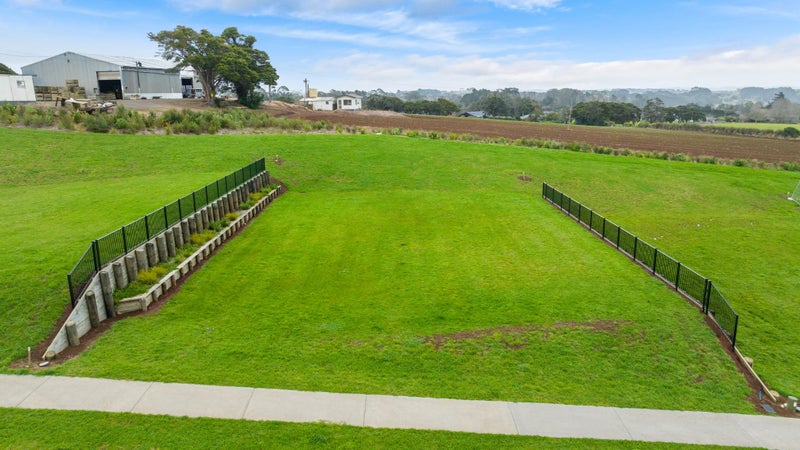 14 Kerr Crescent, Patumahoe, Pukekohe - Carousel 2