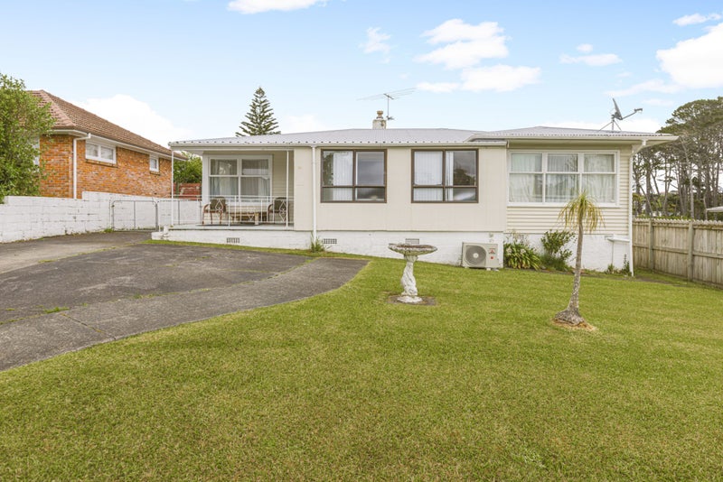 12 Glendene Avenue, Glendene, Auckland - Carousel 1