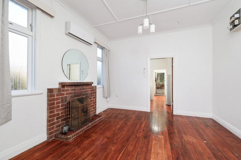 10 Newport Street, Belleknowes, Dunedin - Carousel 2