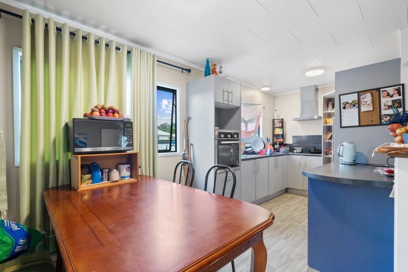 85 Redcrest Avenue, Red Hill, Papakura - Carousel 9