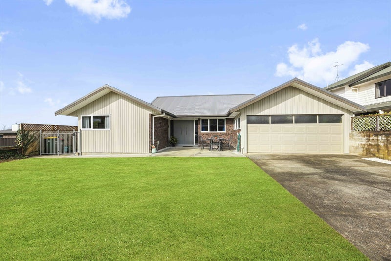 47 Sunnyhills Avenue, Glenview, Hamilton - Carousel 1