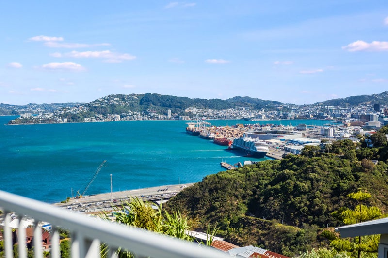 11 Elgin Way, Khandallah, Wellington - Carousel 1