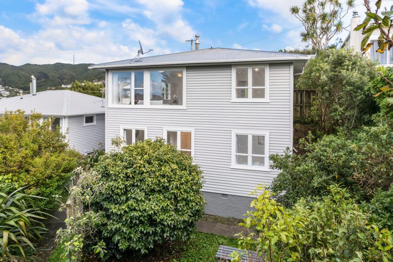 37 Prospect Terrace, Johnsonville, Wellington - Carousel 1