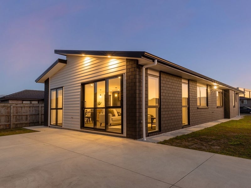 104 Hinemoa Street, Levin, Levin - Carousel 2