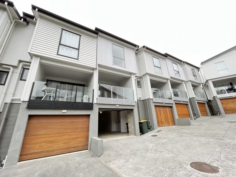 21/10 Silver Moon Road, Albany Heights, Auckland - Carousel 17