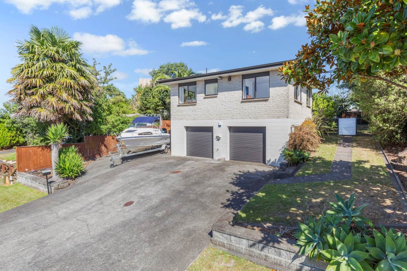 11 Hoylake Place, Wattle Downs, Auckland - Carousel 2