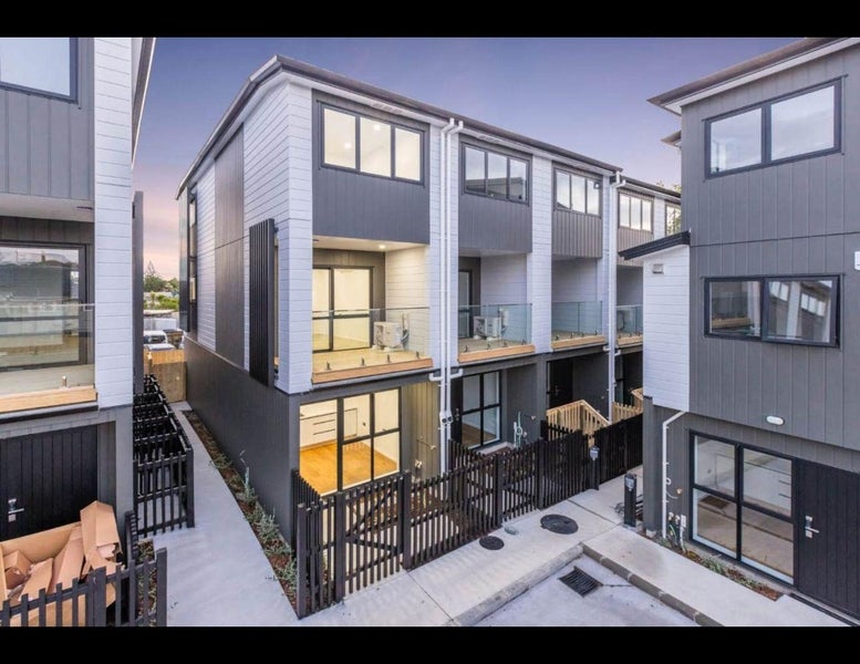 10/717 Sandringham Road Extension, Wesley, Auckland - Carousel 1