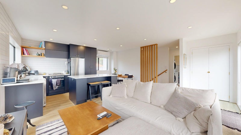 8 Atlanta Grove, Brooklyn, Wellington - Carousel 2