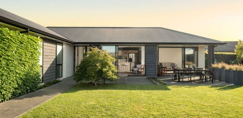 75 BENMORE CRESCENT, Pyes Pa, Tauranga - Carousel 1