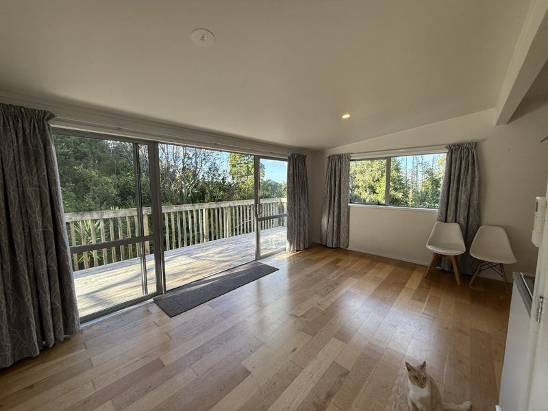 4 Hoskins Avenue, Hillsborough, Auckland - Carousel 2