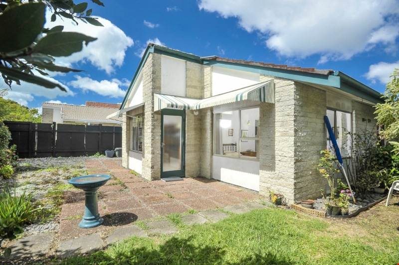 1/8 Christensen Place, Forrest Hill, Auckland - Carousel 2