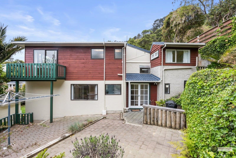 18 Woodvale Grove, Fairfield, Lower Hutt - Carousel 22