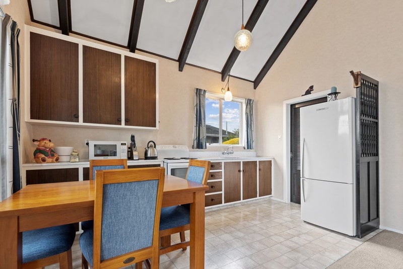 42A Delaware Crescent, Russley, Christchurch - Carousel 2