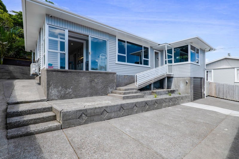 9 Kenmore Street, Westown, New Plymouth - Carousel 2
