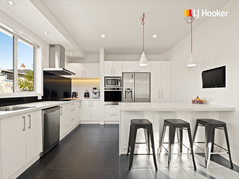 9 Crest Street, Tainui, Dunedin - Carousel 2