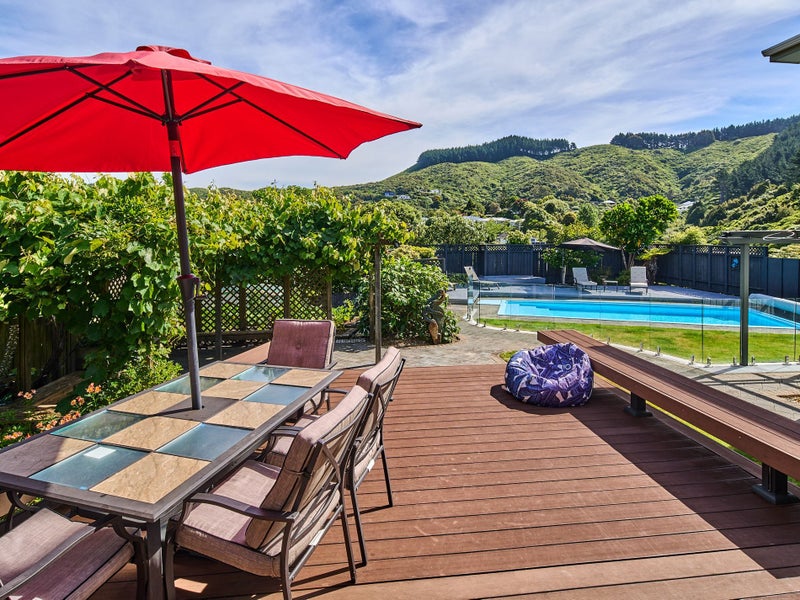 7 Tui Terrace, Tawa, Wellington - Carousel 2