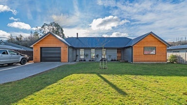 13 Railway Terrace, Glentunnel - Carousel 1