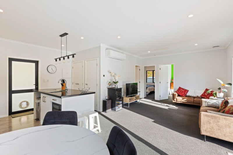 23D Heta Road, Highlands Park, New Plymouth - Carousel 2