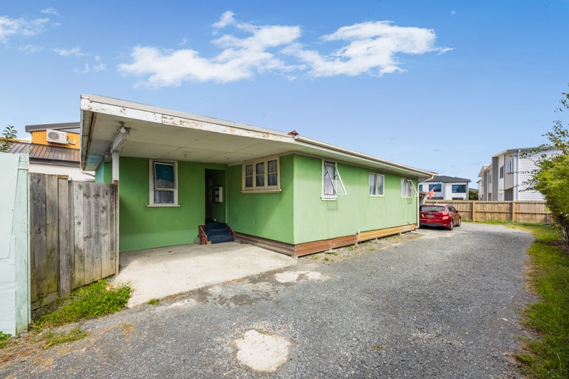 319 Massey Road, Mangere East, Auckland - Carousel 2