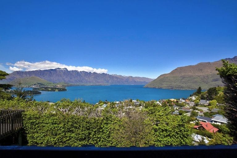 39A Greenstone Place, Fernhill, Queenstown - Carousel 1