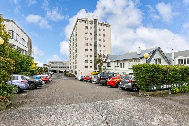 69/70 Hobson Street, Thorndon, Wellington - Carousel 1