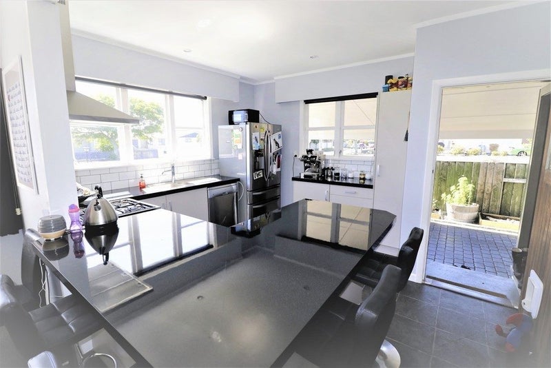 39 Devon Road, Springvale, Whanganui - Carousel 2