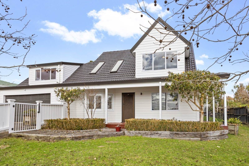 8 Picasso Drive, West Harbour, Auckland - Carousel 2