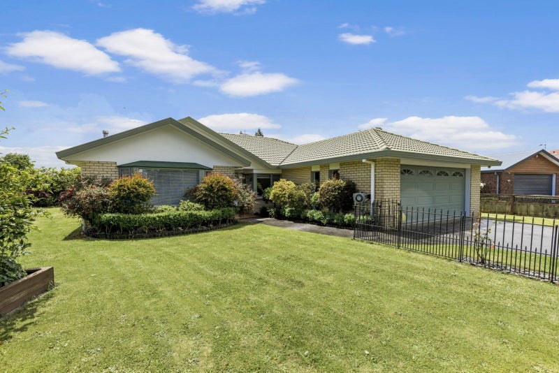 3 Waipuna Place, Rototuna, Hamilton - Carousel 1