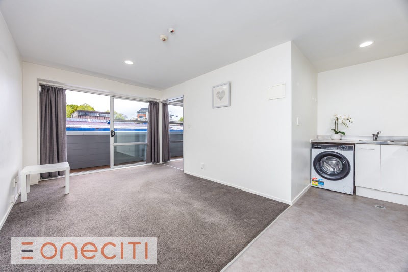 17/8 Clayton Street, Newmarket, Auckland - Carousel 1