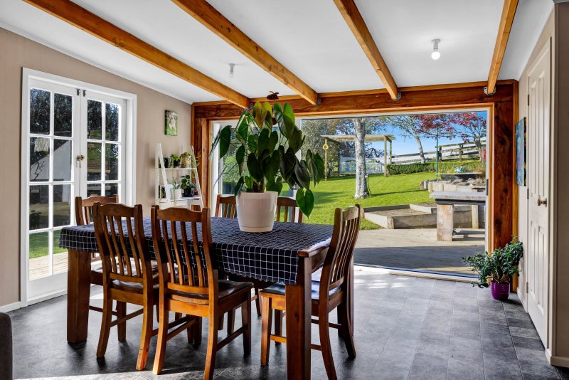 295 Skinner Road, Bird Road, Stratford - Carousel 2