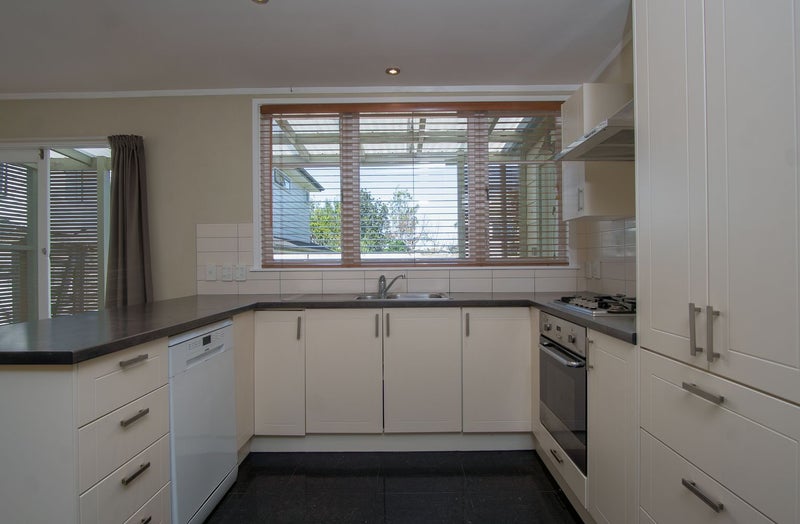 266 Meola Road, Point Chevalier, Auckland - Carousel 24