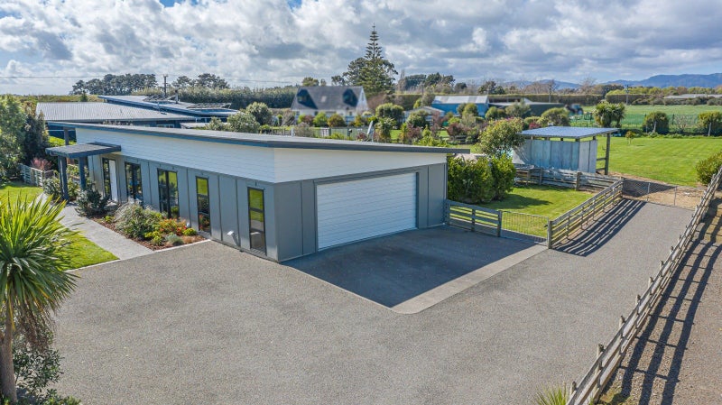 7 Grefor Lane, Waitarere, Levin - Carousel 1