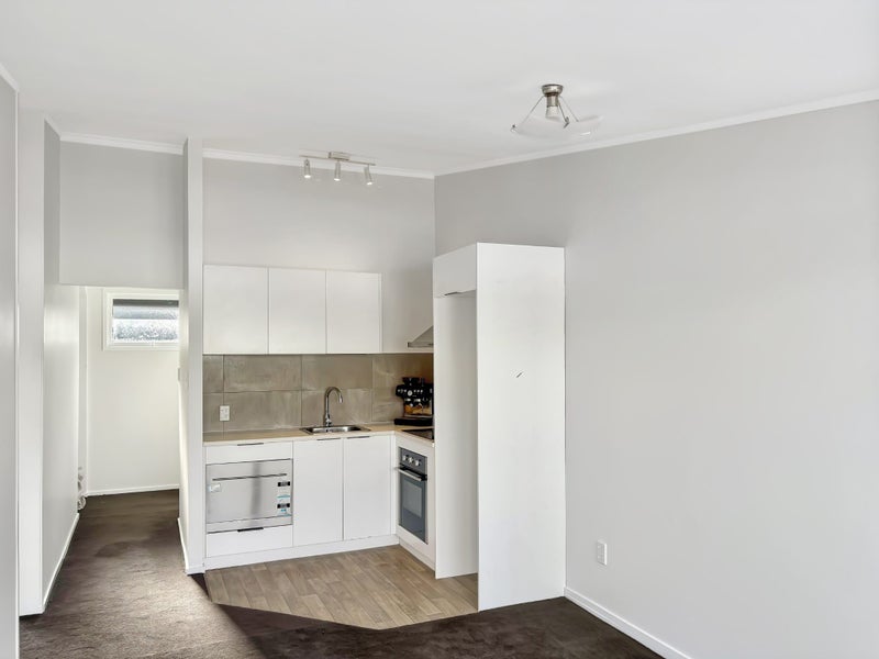 6/11 Don Croot Street, Western Springs, Auckland - Carousel 1