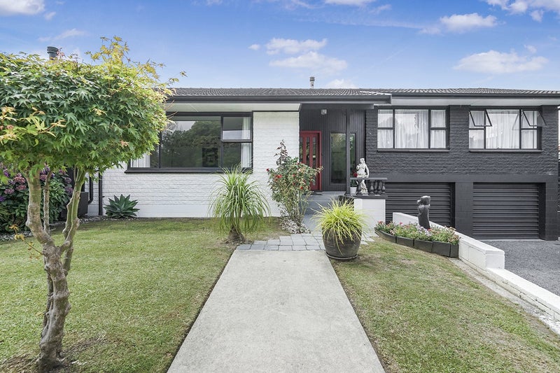 32 Chedworth Avenue, Chedworth, Hamilton - Carousel 2