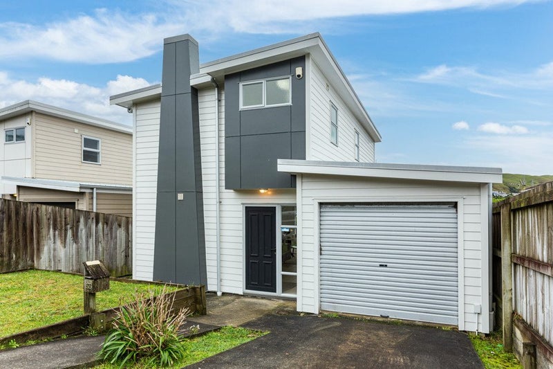 30 Abilene Crescent, Churton Park, Wellington - Carousel 1
