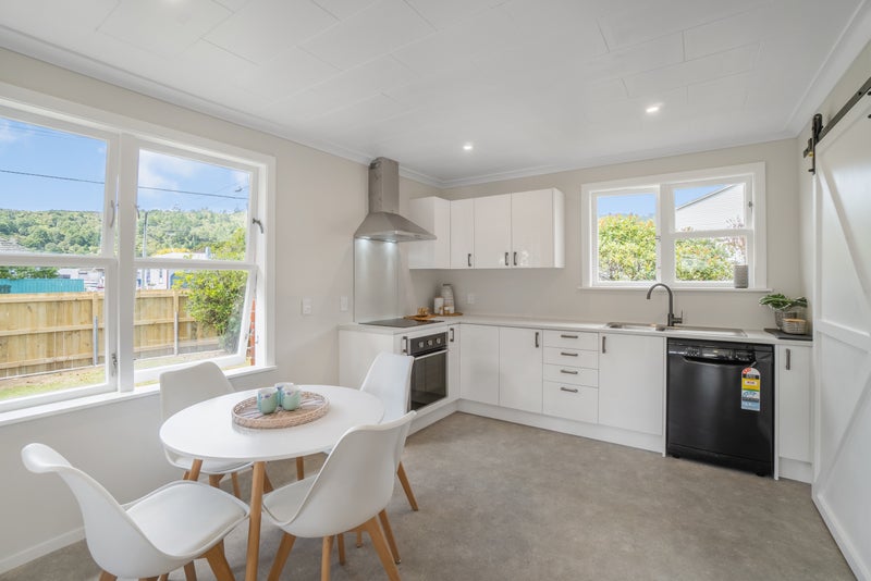 2 Rintoul Grove, Stokes Valley, Lower Hutt - Carousel 2