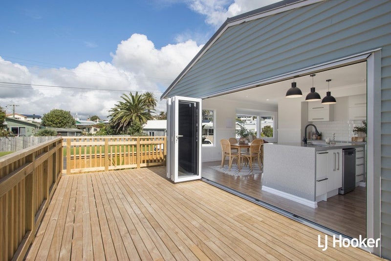 8 Scarborough Road, Waihi Beach - Carousel 1
