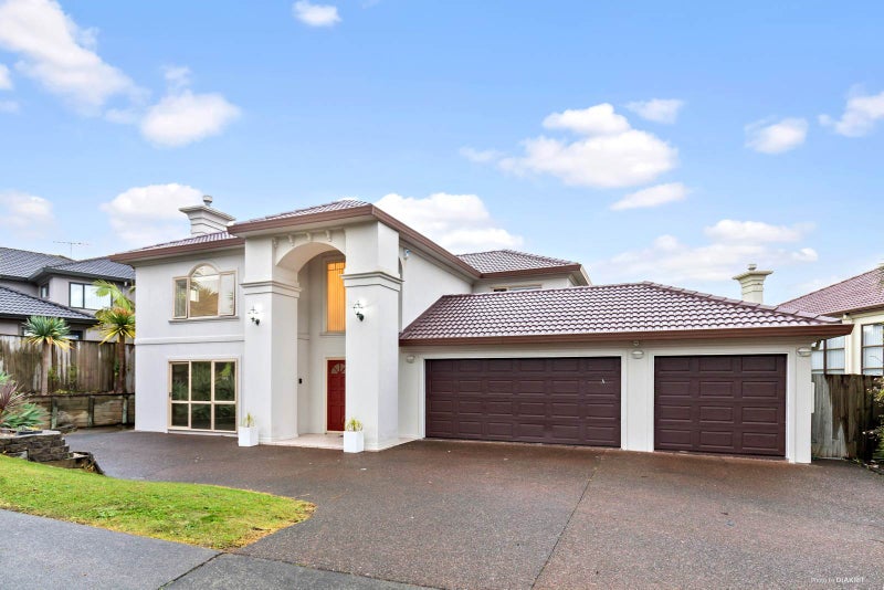 31 Killybegs Drive, Pinehill, Auckland - Carousel 1